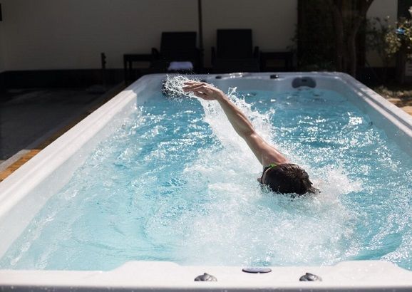 Jacuzzi hidromasaje a contracorriente en Madrid